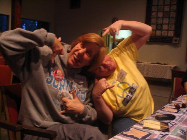 Cindy & Sister Goofin'